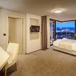 Hotel Maritime