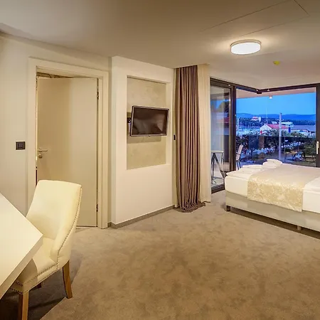 Maritime Hotel 4*